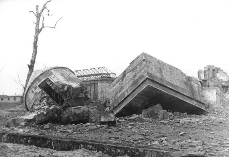 Bunker Hitler demolido