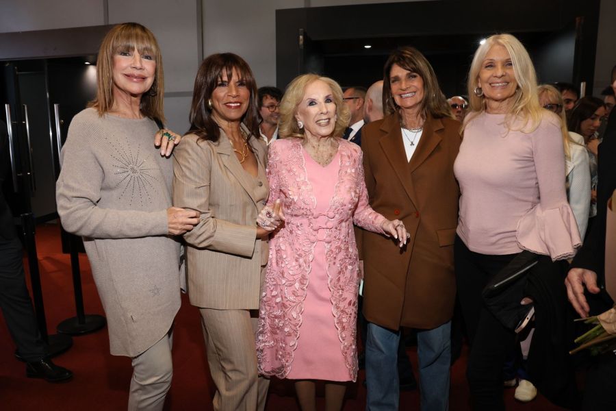 Los looks de la presentación de El misterio del último Stradivarius / Crédito: Grupo MASS