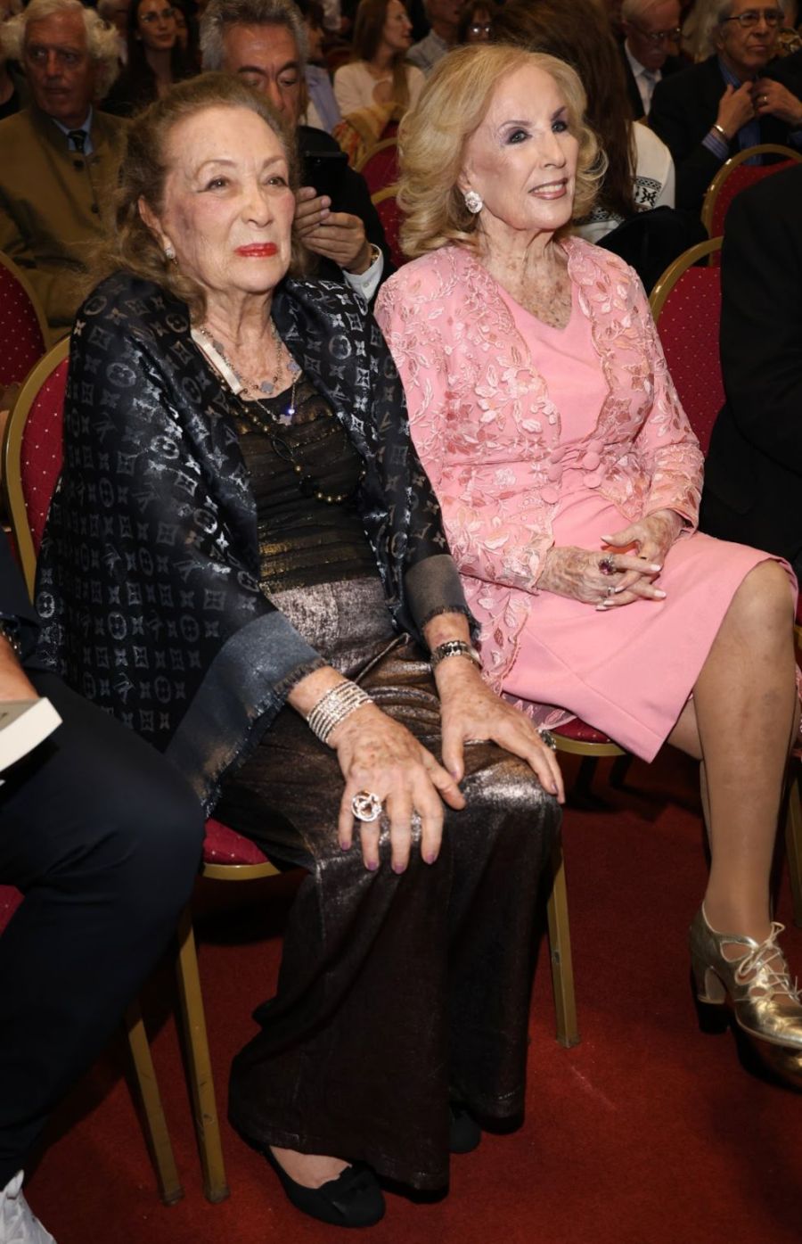 Los looks de la presentación de El misterio del último Stradivarius / Crédito: Grupo MASS