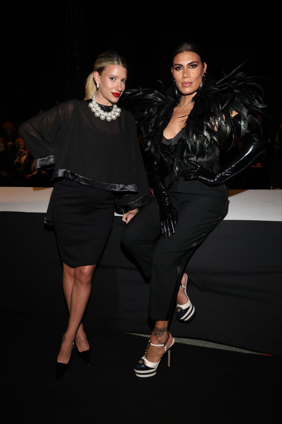 Los looks total black del desfile Ramírez / Créditos: Grupo MASS