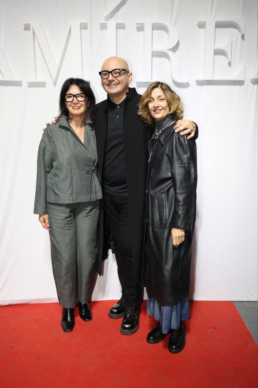 Los looks total black del desfile Ramírez / Créditos: Grupo MASS