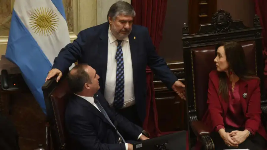 Sesion de ficha limpia en el senado20250507
