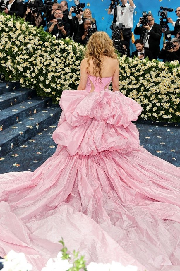 Shakira Met Gala