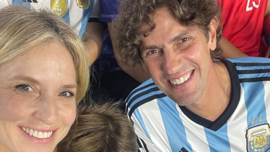Carla Peterson, Martín Lousteau y su hijo Gaspar