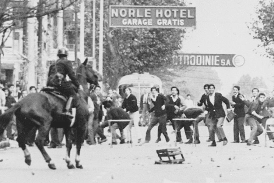 Estudiantes y policía
