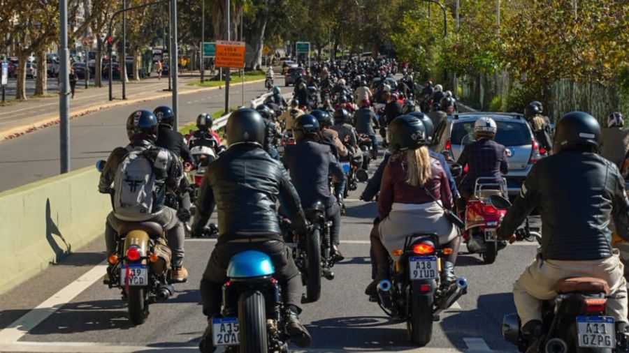 Miles de motos coparon la ciudad con el Distinguished Gentleman's Ride