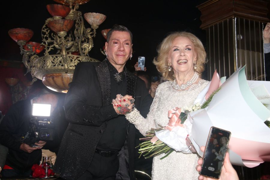 El festejo de Roberto Piazza por los 50 años en la moda / Créditos: CARAS