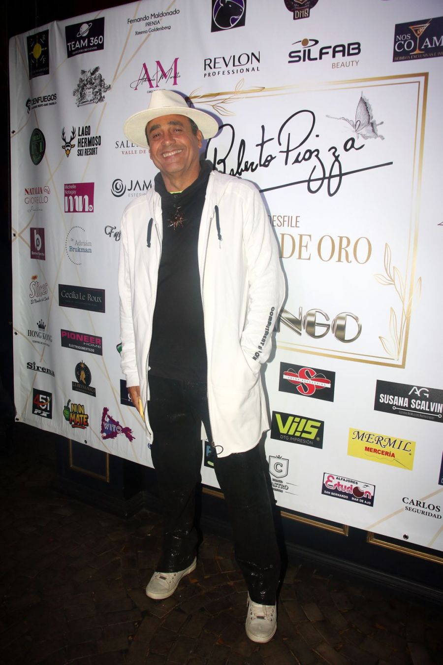 El festejo de Roberto Piazza por los 50 años en la moda / Créditos: CARAS