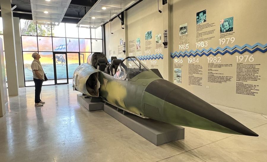 La aviación argentina realizó ataques a más de 600 kilómetros de distancia desde el continente hacia las islas Malvinas.