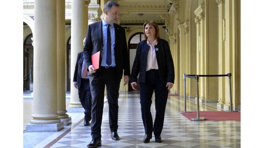 Bullrich y Adorni en la Casa Rosada 20250514