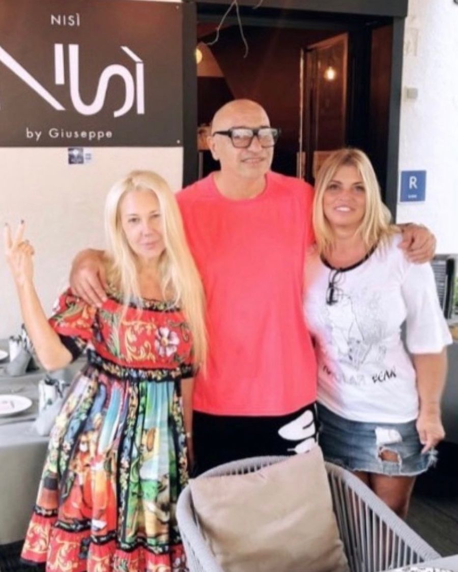 Mariana Nannis junto a su amiga Adriana Ferrer y el chef Hugo Soca