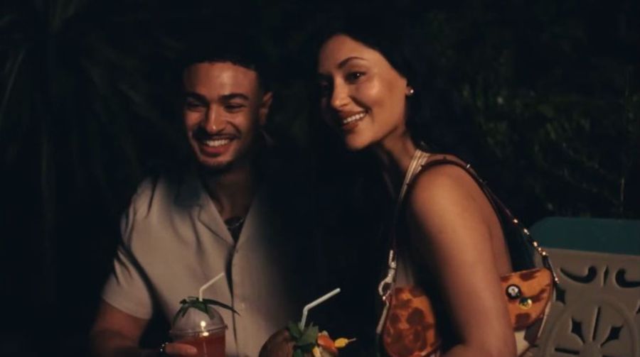 Leah y Miguel del reality LOVE ISLAND