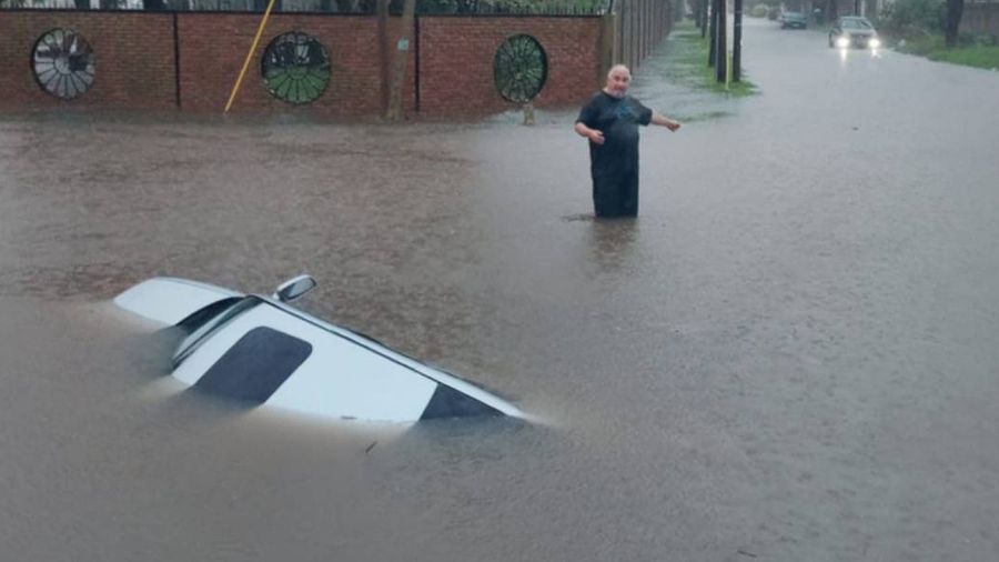 Inundaciones en provincia de Buenos Aires: hay más de 1000 evacuados.
