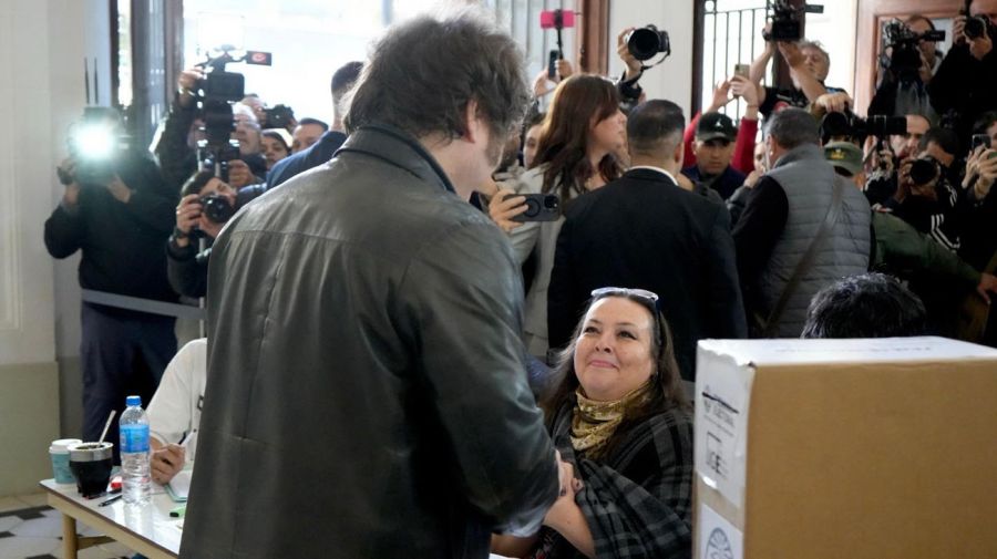 Javier Milei votó en Almagro