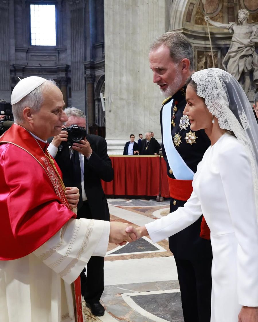 Reina Letizia con el papa León XIV