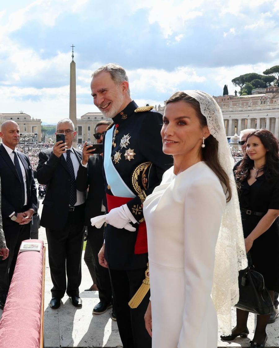 Reina Letizia con el papa León XIV