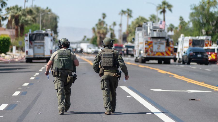 Una bomba dejó un muerto al estallar frente a una clínica de salud reproductiva en California.