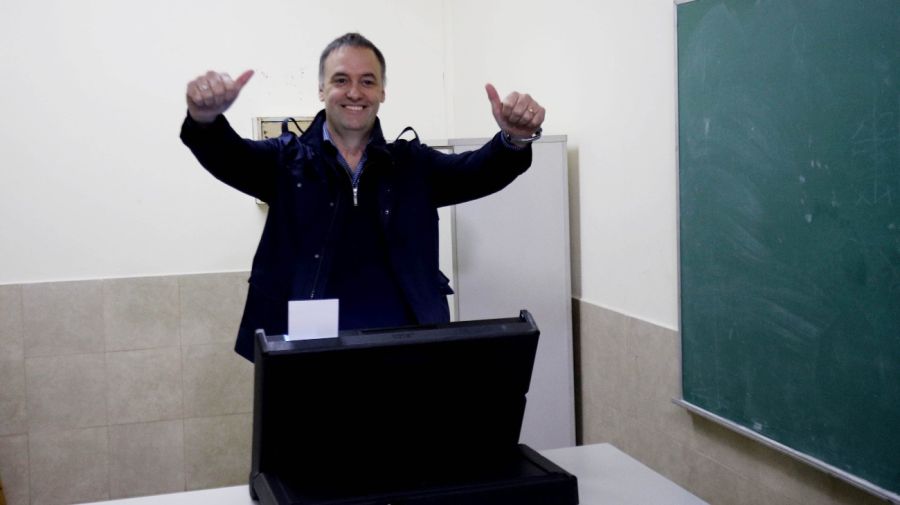 Votó Adorni