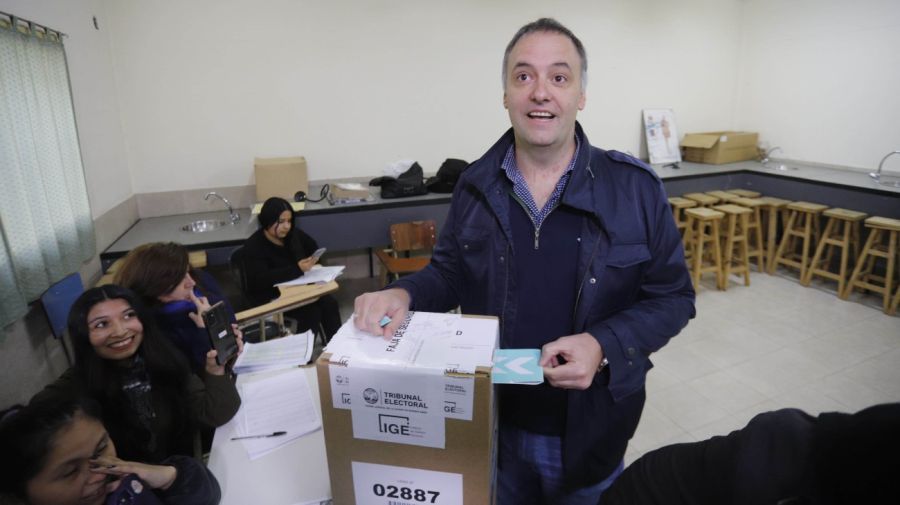Votó Adorni