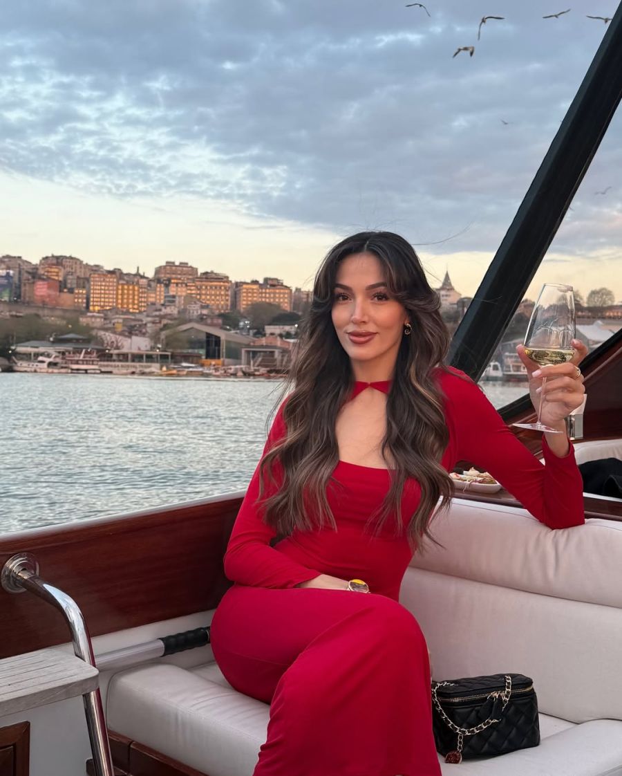Özge Atalay y Mauro Icardi