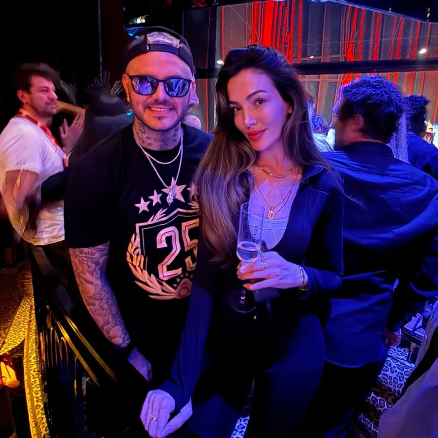 Özge Atalay y Mauro Icardi