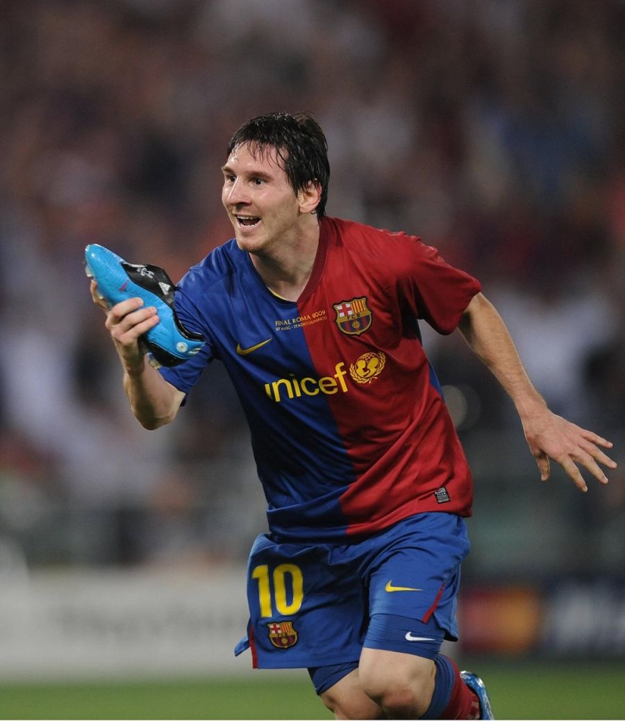 Messi celebra su gol a Manchester United