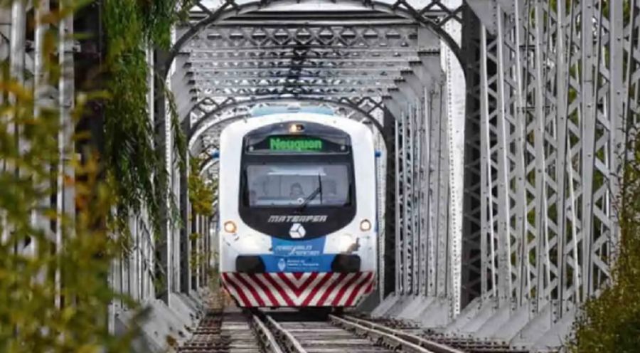 2305_tren del valle