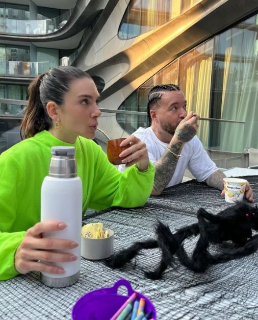 J Balvin y Valentina Ferrer