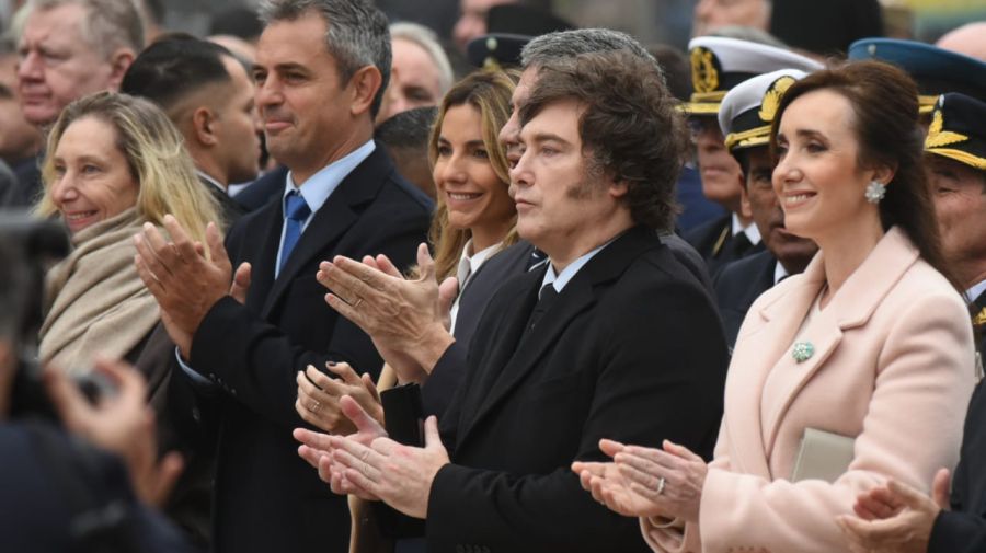 Las postales dejó el acto del 25 de Mayo.
