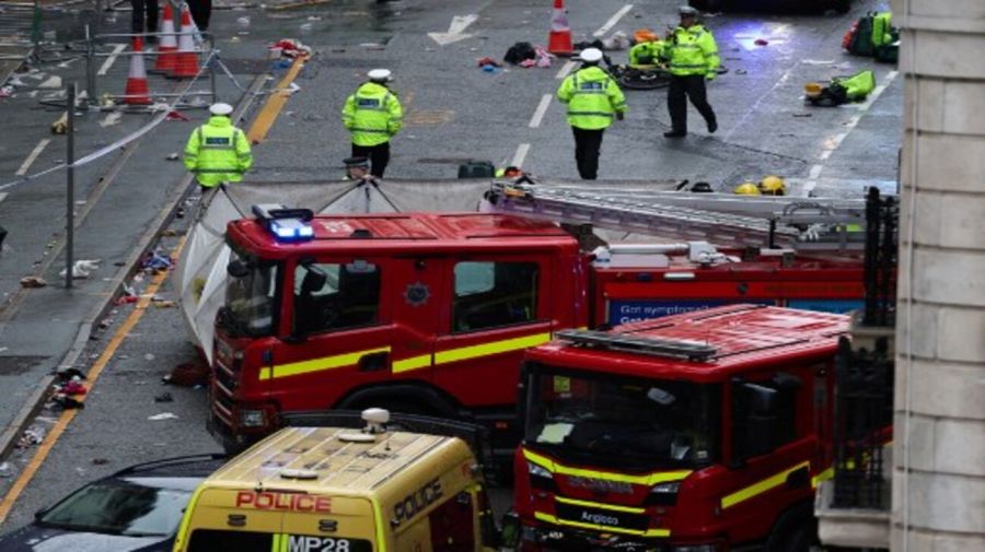 El horror del desfile de trofeos del Liverpool cuando un automóvil 