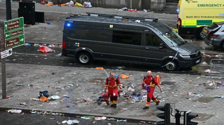 El horror del desfile de trofeos del Liverpool cuando un automóvil 