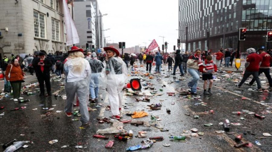 El horror del desfile de trofeos del Liverpool cuando un automóvil 