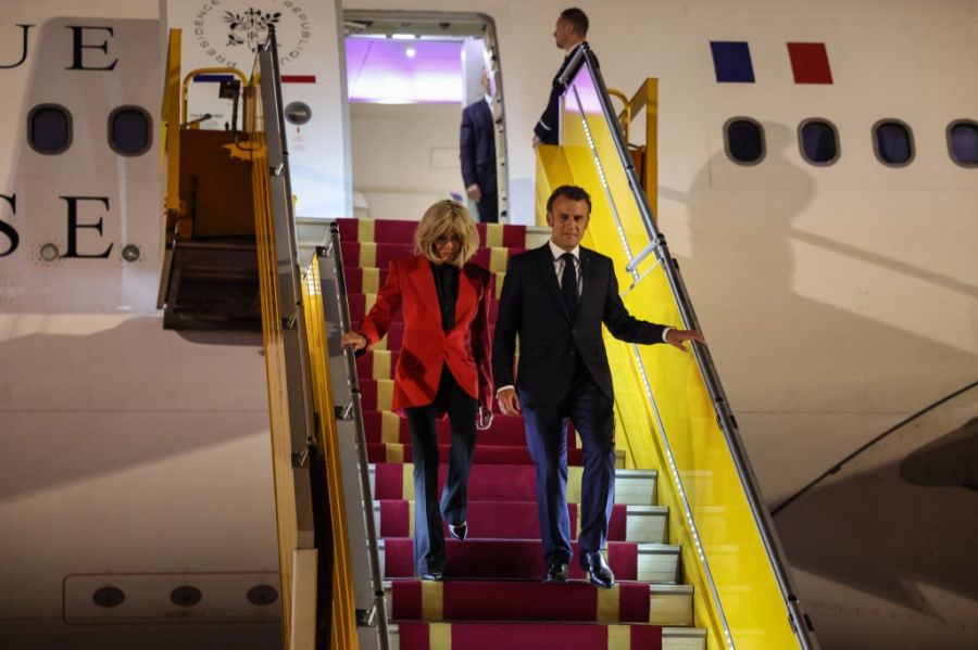 El presidente francés, Emmanuel Macron, y su esposa Brigitte