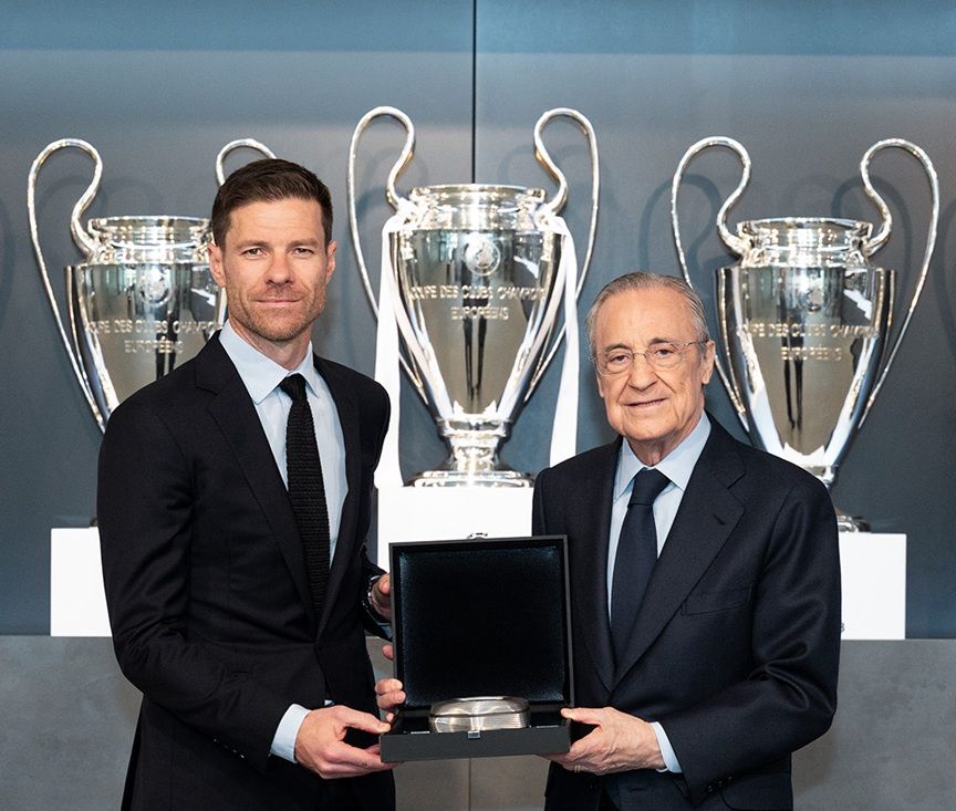 Xabi Alonso y Florentino Pérez