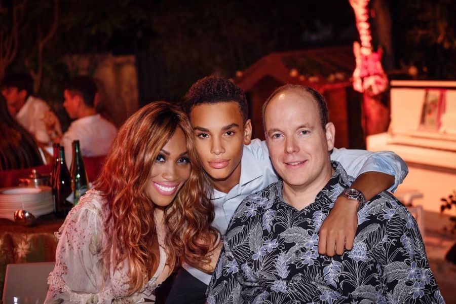El príncipe Alberto de Mónaco, Nicole Coste y su hijo en común