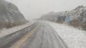 Llegaron las primeras nevadas a La Cumbrecita.