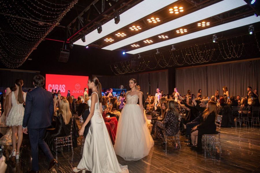 Desfile CARAS