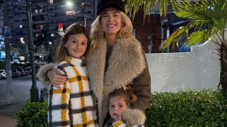 Mery del Cerro junto a sus hijas, Mila y Cala