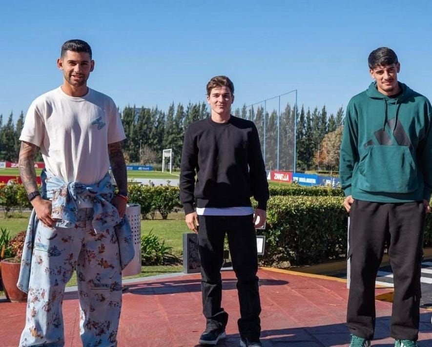 Troilo, Julian y Cuti
