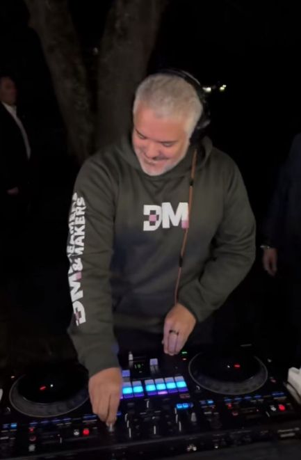 Iván Duque apareció como DJ en una fiesta