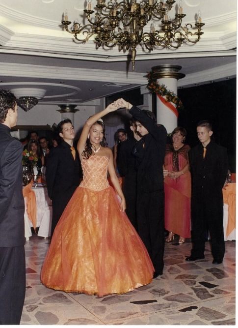 Karol G en su fiesta de 15 años