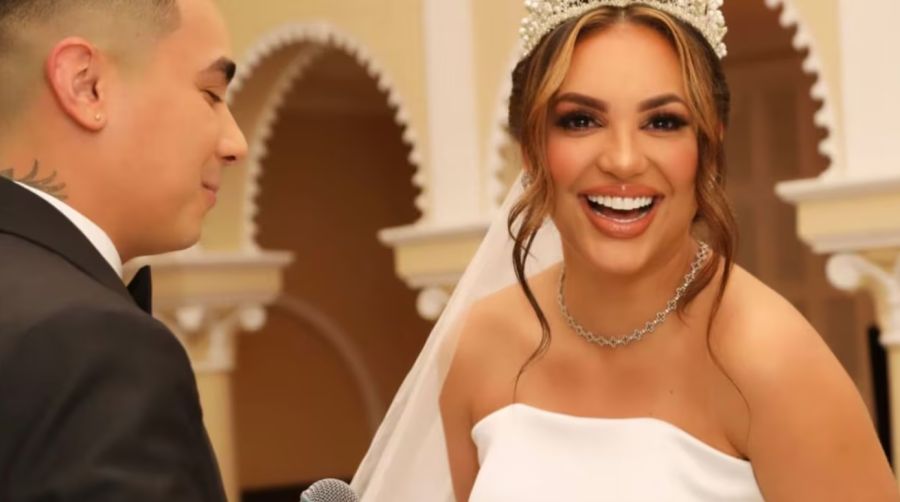 La boda de Andrea Valdiri y Felipe Saruma