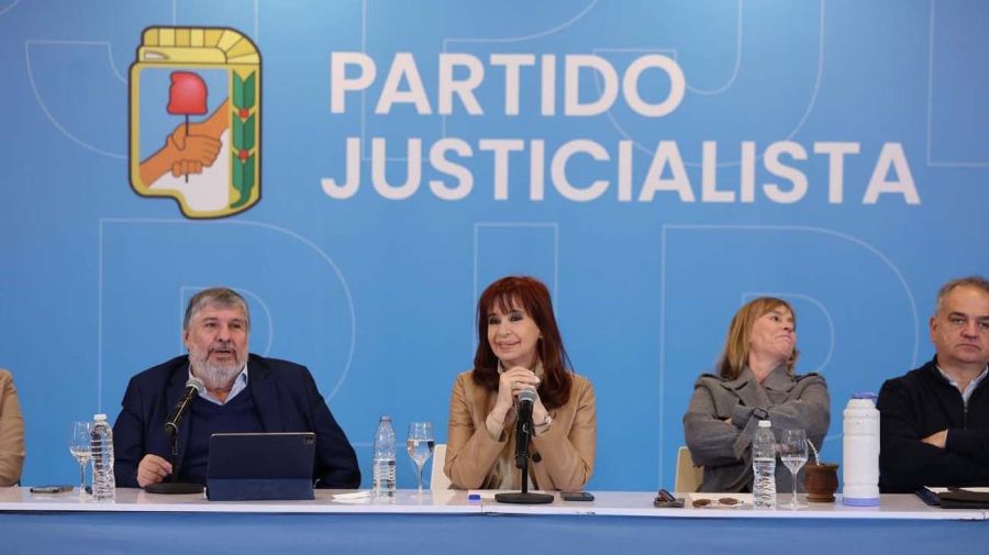 Cristina fernandez esperando el fallo20250610