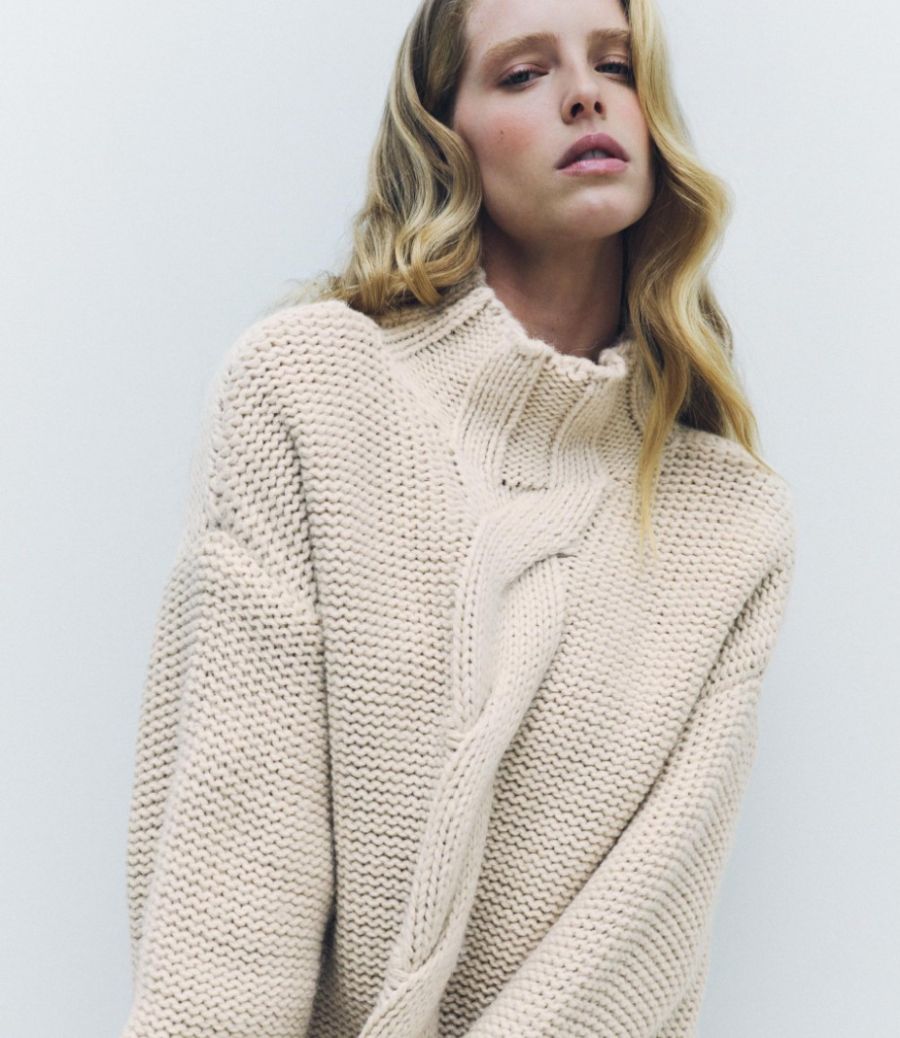 cuello alto Zara