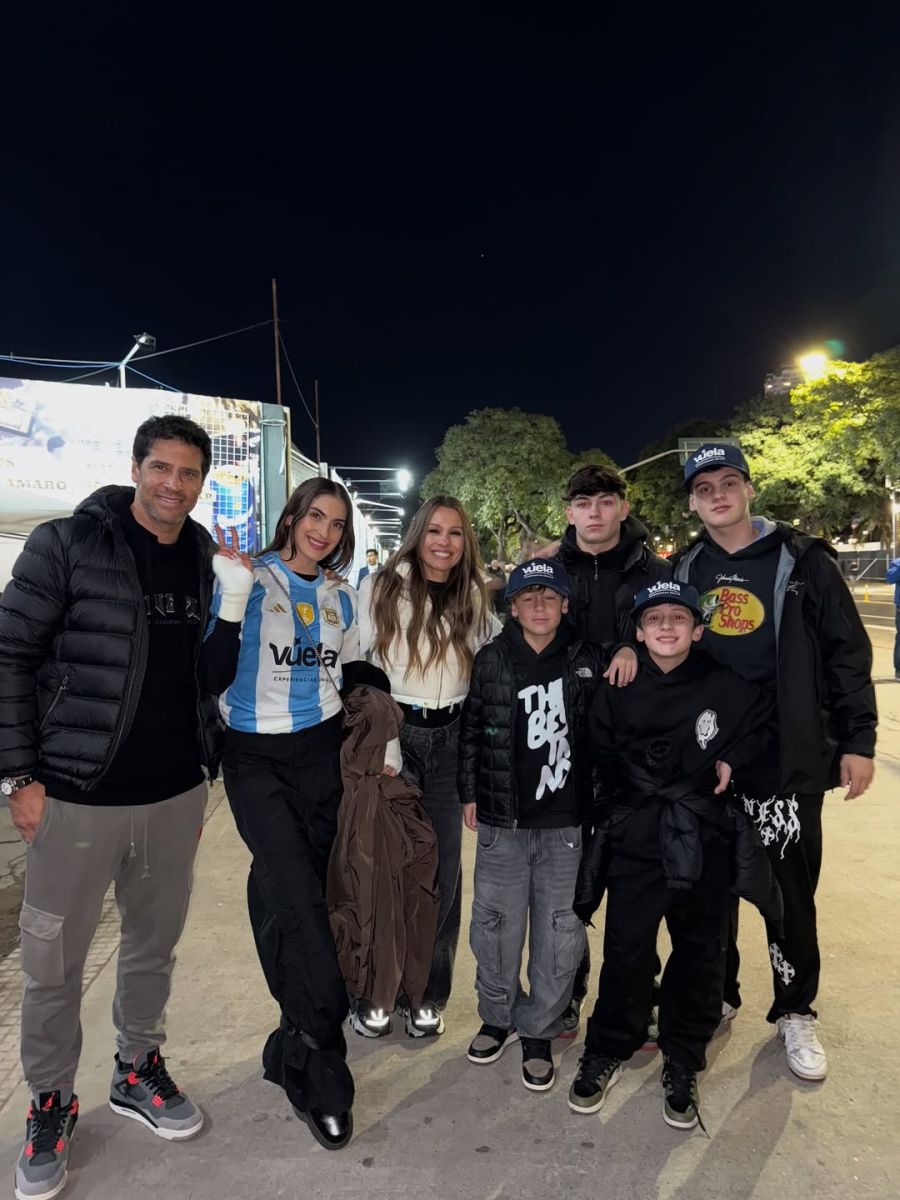Abrigada y canchera, el look tendencia que Pampita eligió para ir a ver a la selección argentina
