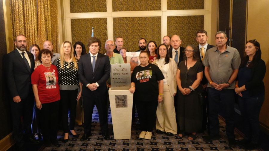 Javier Milei se reunió con familiares de personas secuestradas por Hamas en Israel