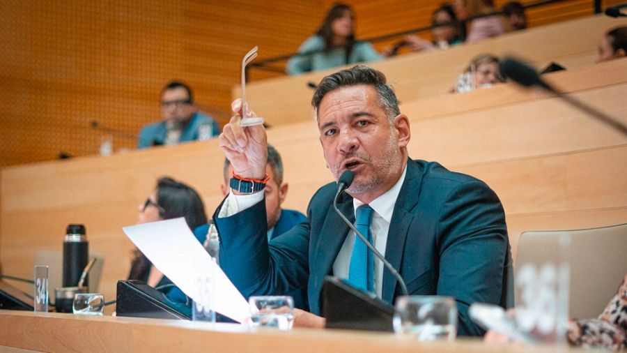 Miguel Siciliano en la Unicameral