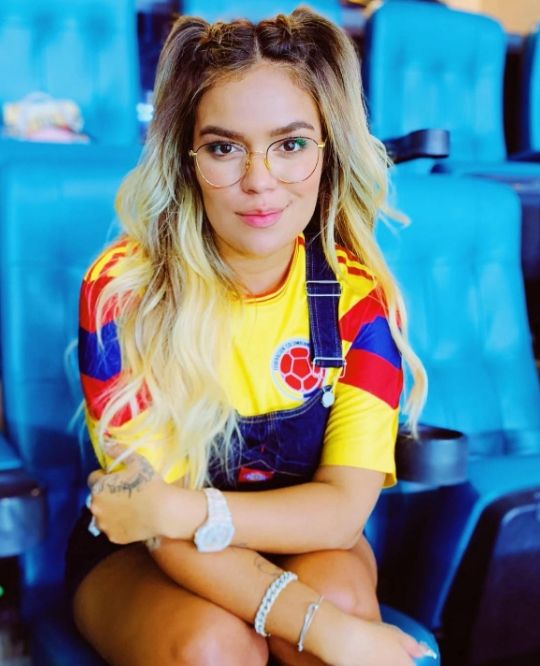 Karol G alzó la voz por los hechos de violencia en Colombia