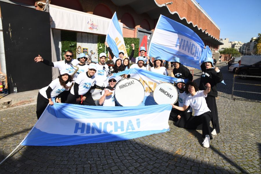 Las fotos de Alejandra Maglietti y Thiago Almada en el exclusivo evento de la selección