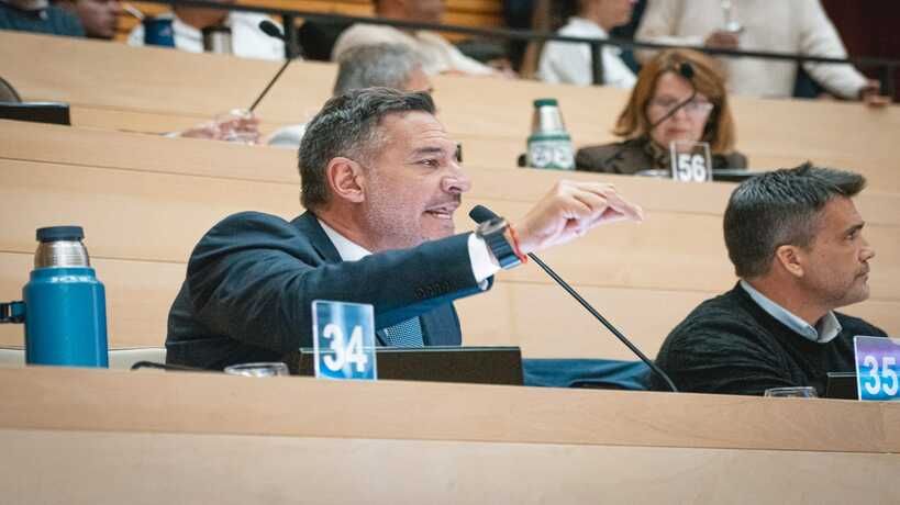 Siciliano en la sesión caótica por la condena a Cristina